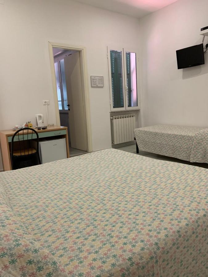 Hotel Baia dei Gabbiani San Lorenzo al Mare Esterno foto