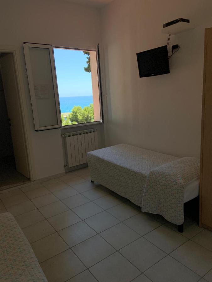 Hotel Baia dei Gabbiani San Lorenzo al Mare Esterno foto